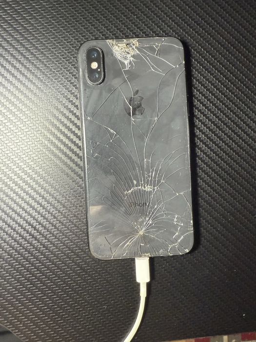 Продам битый 10 айфон (рабочий)