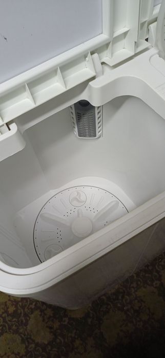 Продаётся стиральная машинка полуавтомат.