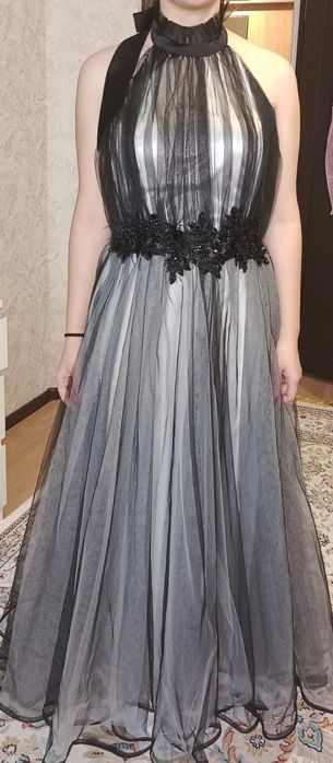 Вечернее бальное платье