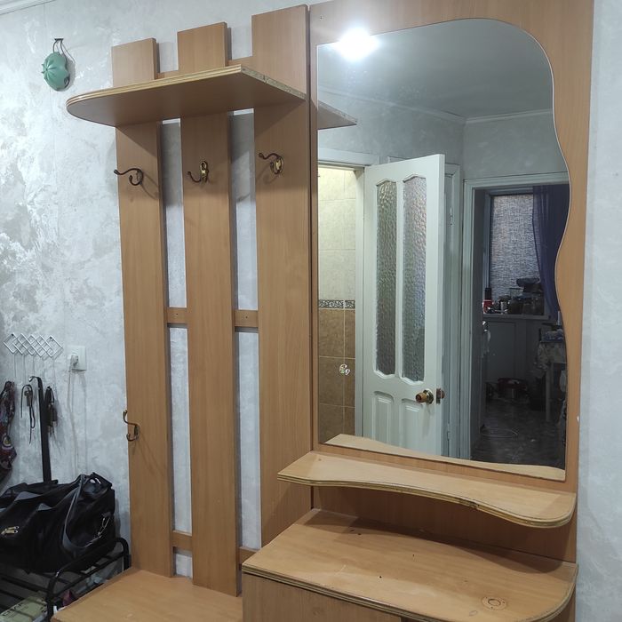 Продам прихожую б/у