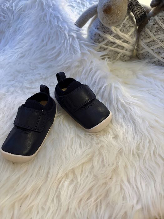 Обувки за прохождане Clarks