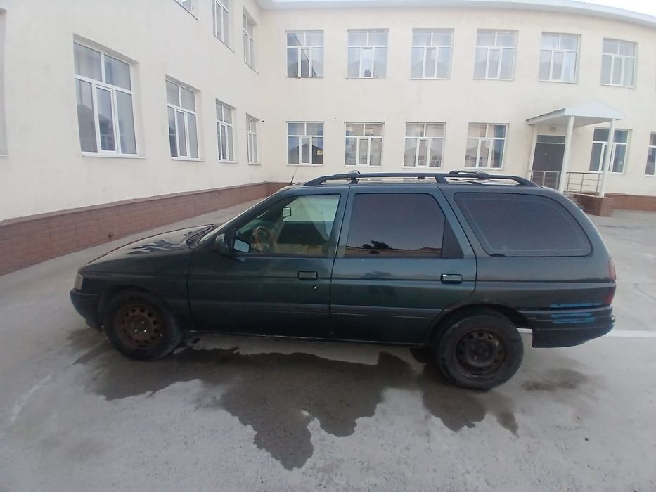 Форд эскорт 1992года