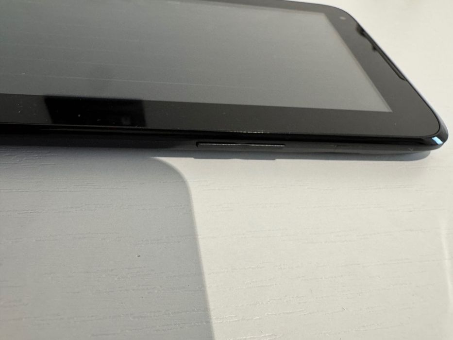 Vând tabletă Lenovo