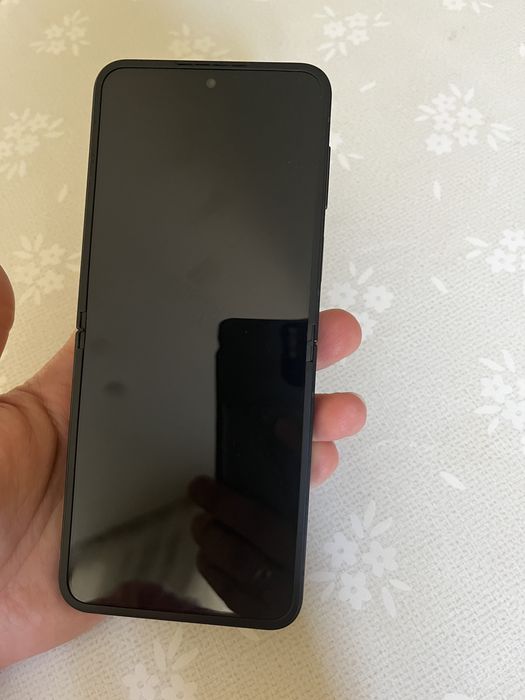 Самсунг Galaxy Z flip 7 fe