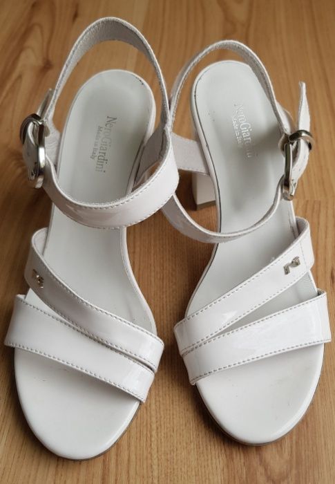 Sandale de damă, firma Nero Giardini; Material: piele naturală