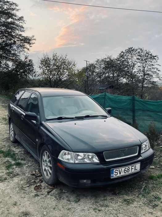 Volvo v40 An 2004