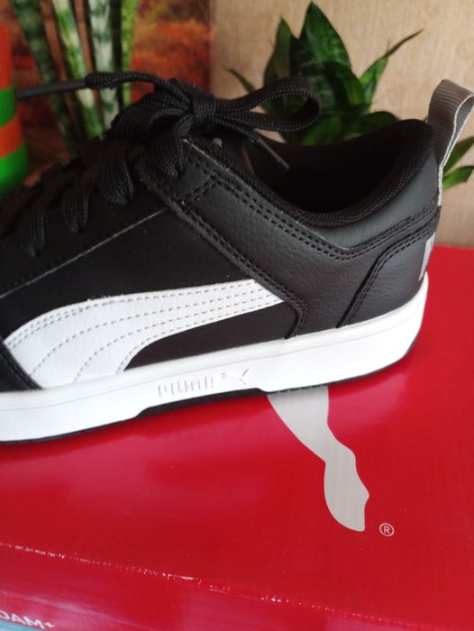 Спортни маратонки номер 38