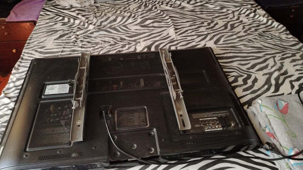 Продается телевизор не смарт LG