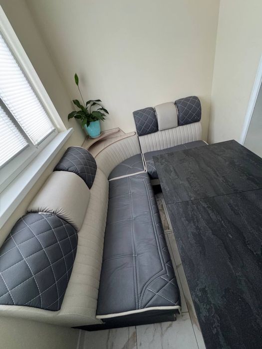 Уголок мягкий для кухни со столом