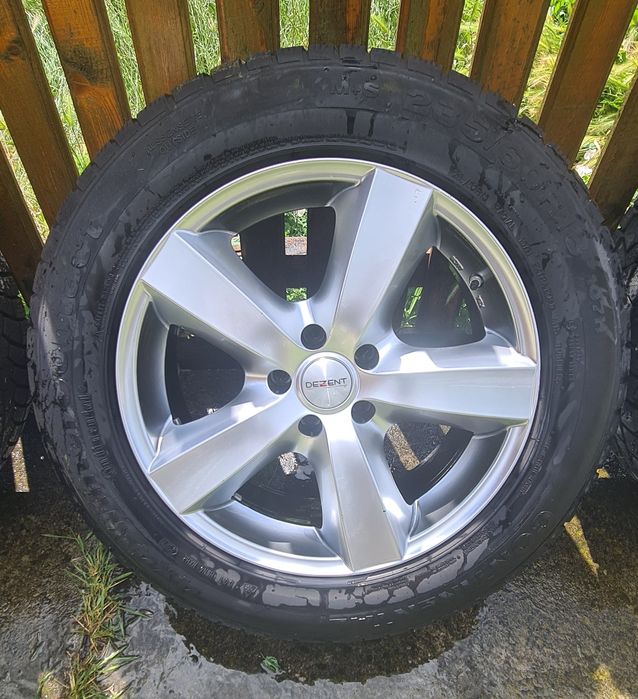 Vând set iarnă complet pentru SUV – Lexus NX, RAV4, etc. (5x114,3)
