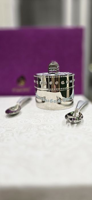 Набор состоит из шкатулки со статуэткой "Бесік" (Колыбель) на крышке и