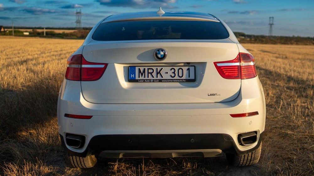 BMW X6 xDrive50i 4.4 V8 408 CP Istoric BMW documentat