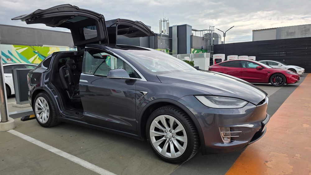 TESLA Model X 2019 — imagine 2