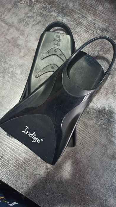продам ласты для бассейна Indigo