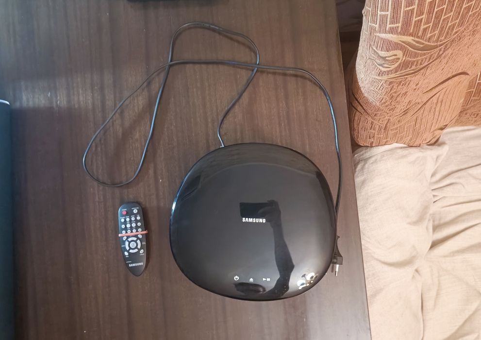 Продам DVD-Плеер Samsung H1080