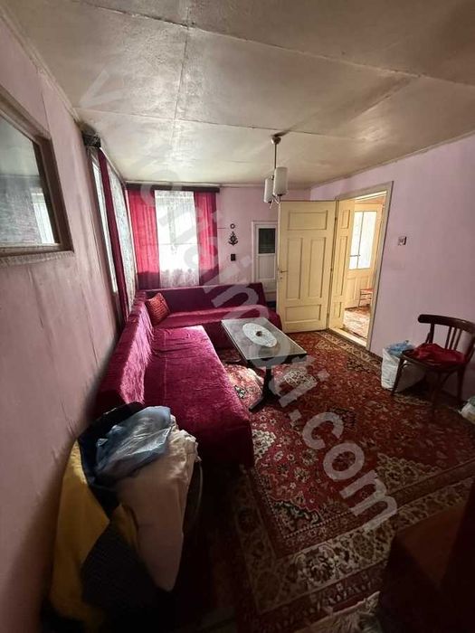 Двуетажна къща в с. Самоводене