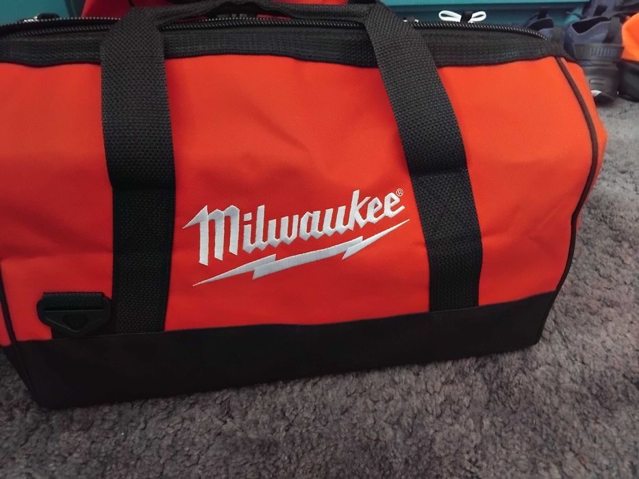 Чисто нов комплект акумулаторни инструменти Milwaukee M18 / M12 (Combo Kit)Доставено от USA