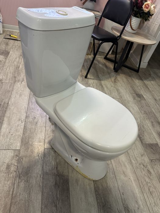 Унитаз в хорошем состаяние