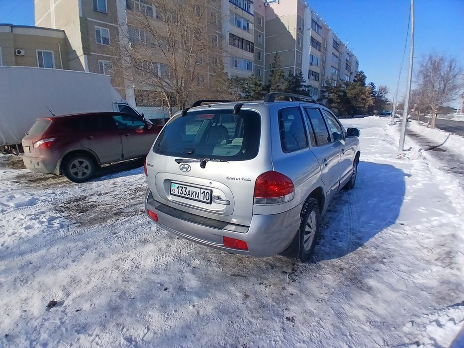 Хюндай санта фе.