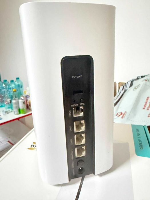 Router 5G TP-Link NX510v AX3000 Wi-Fi 6 cu slot Nano SIM
