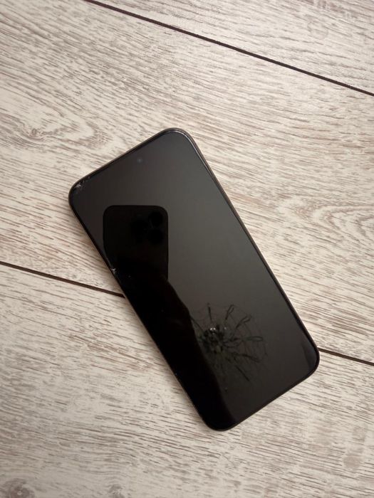 Продам Айфон 16 Pro Max в отличном состоянии