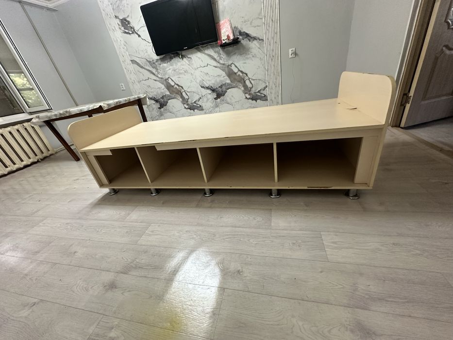 Кровать для спальню.