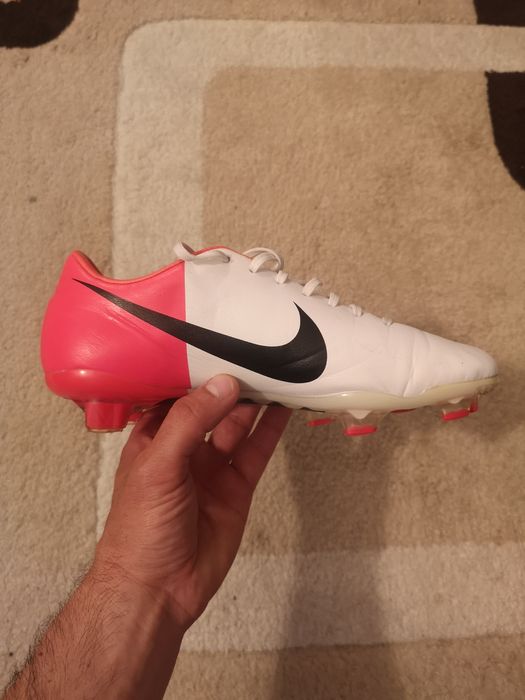 Vând ghete de fotbal Nike Mercurial