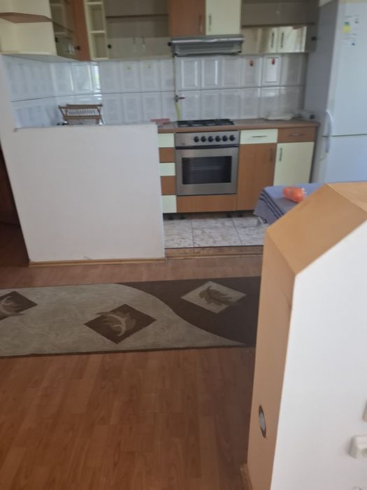 De închiriat apartament!