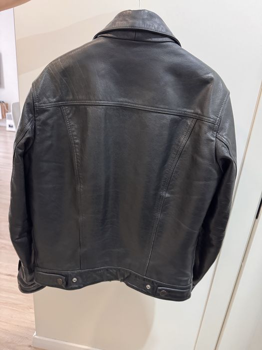 Продам кожаную куртку Levi’s