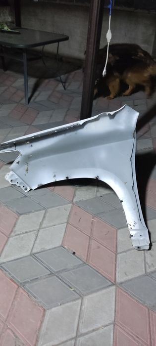 Крыло переднее на Лэнд Крузер Прадо 150 .Крыло в хорошем состоянии, ор