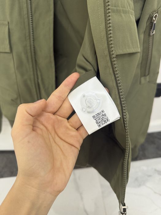Курточка Moncler