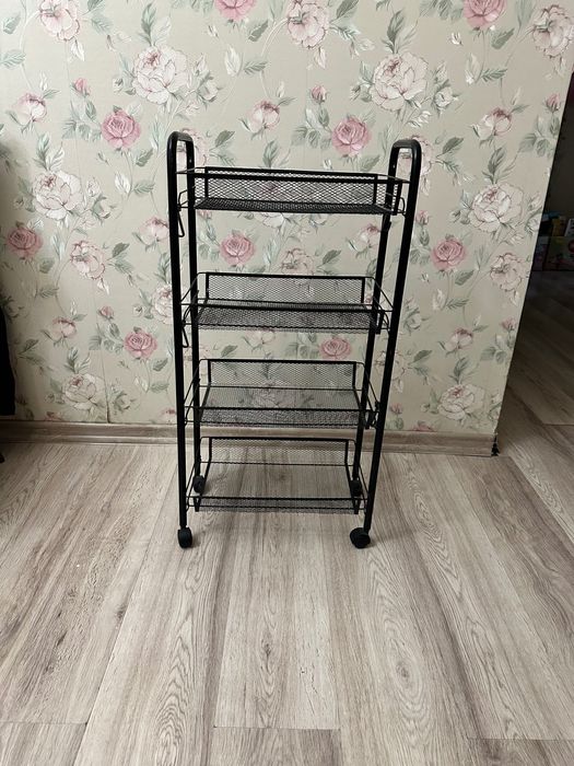 Помощник для ресниц на колесах