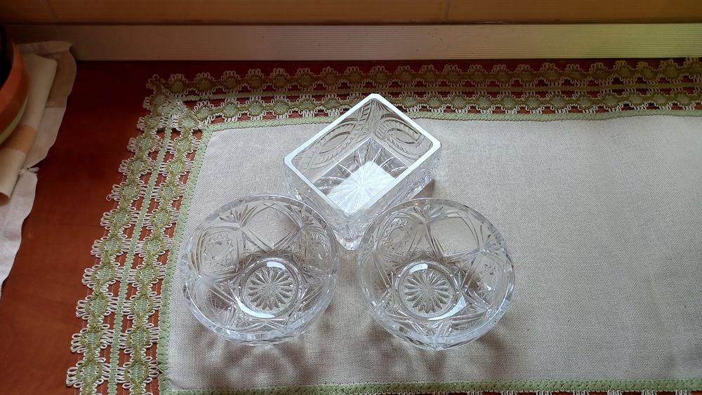 Vand 3 piese cristal masiv cu model bogat, deosebite