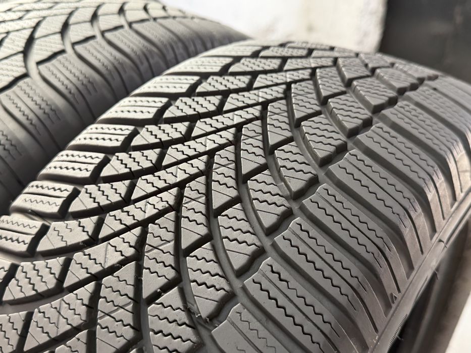 215/60/16 Bridgestone 4Броя: 170€ 7мм