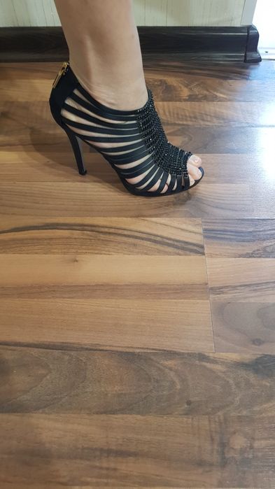 Продам женские туфли