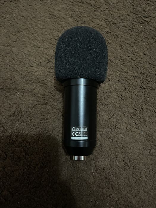 Vând microfon cu brat Media-Tech MT397