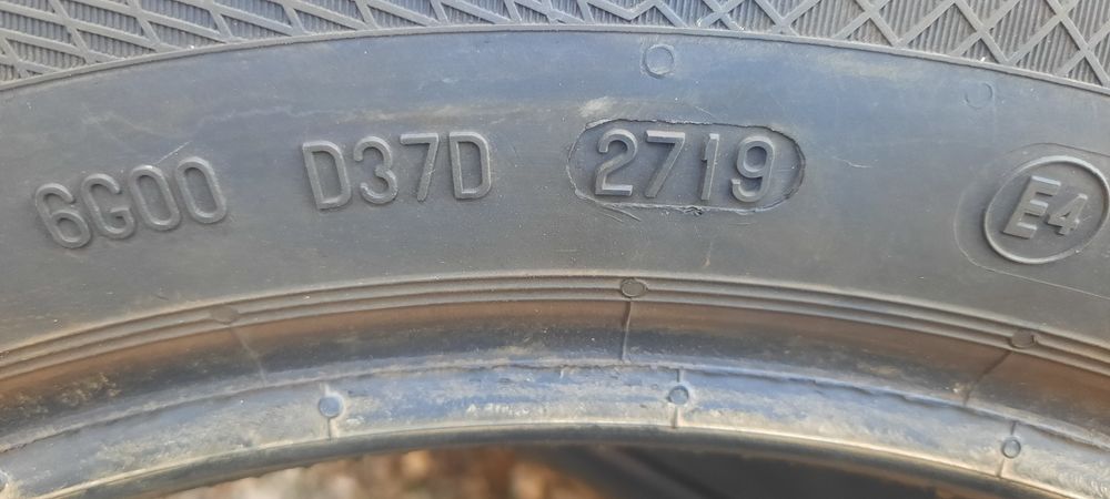 Гуми зимни в много добро състояние цената е за 2 бр