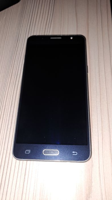 Продам Samsung j5 (2016)