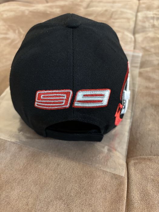 Шапка на Jorge Lorenzo 99