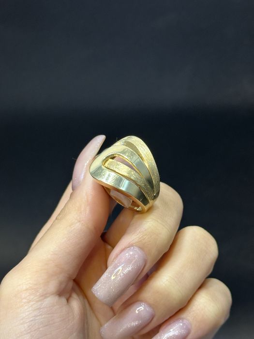 Золото 585  Кольцо Масса: 3,33