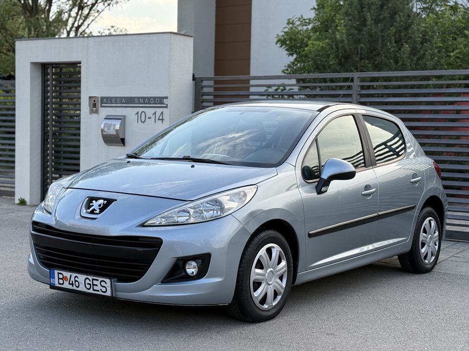 PEUGEOT 207 2010