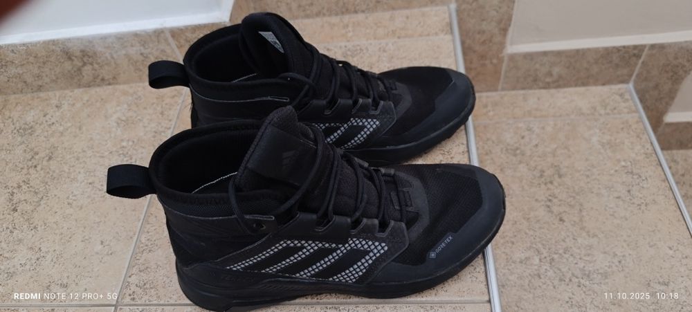 Адидас -GORETEX 42