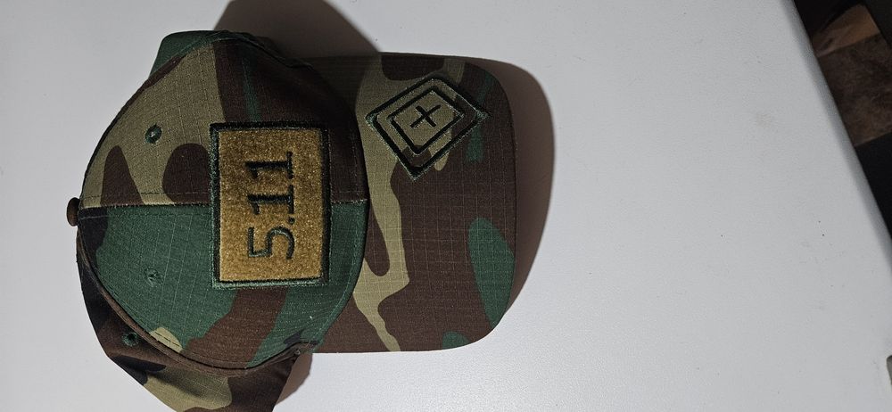 Шапка с козирка - бейзболна