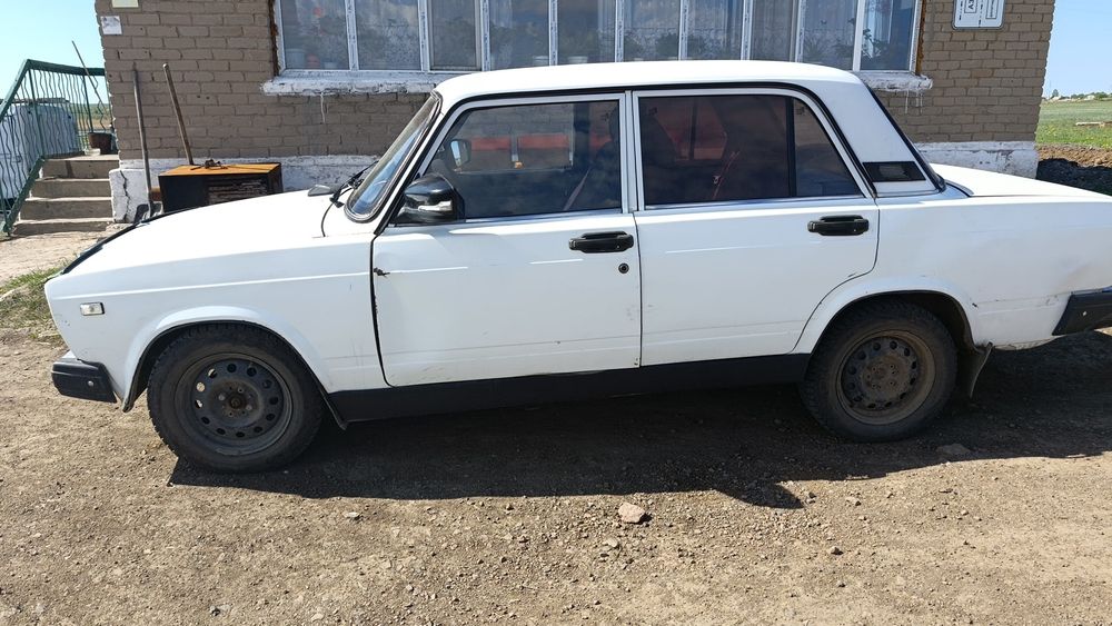 Продам автомобиль ваз 2107