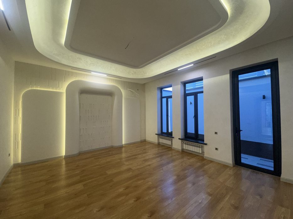 Продаётся Hi-Tech дом.