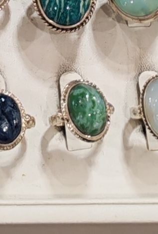 Кольца из серебра с натуральными камнями