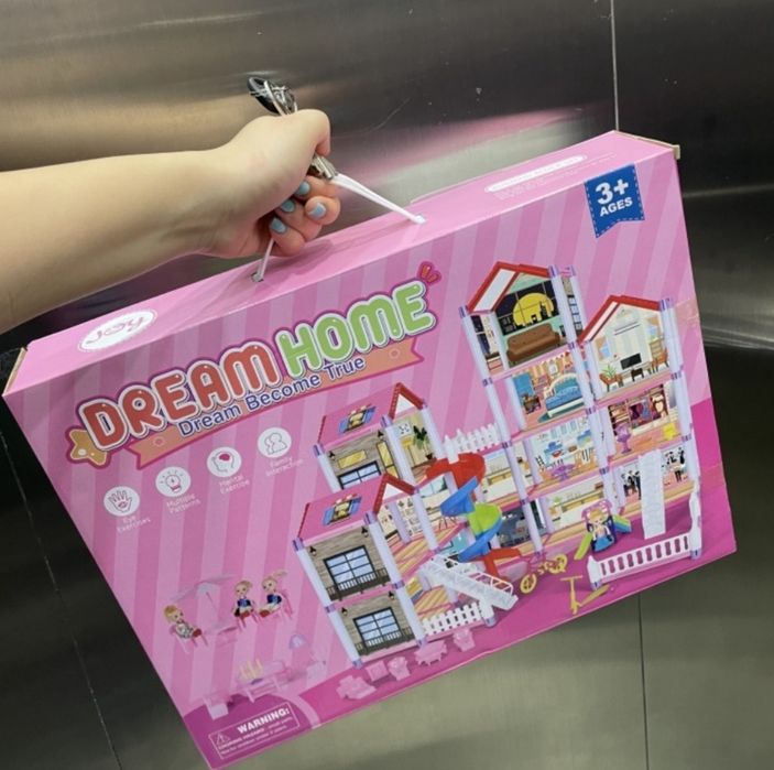 Кукольный домик .