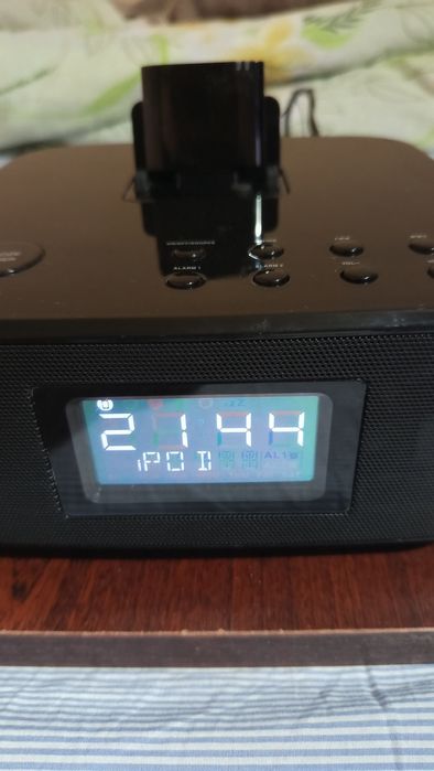 Радио часовник с блутут