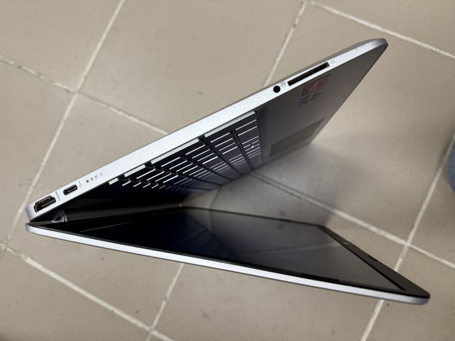 Лаптоп HP 15s- EQ2056NU . 15,6 инчов