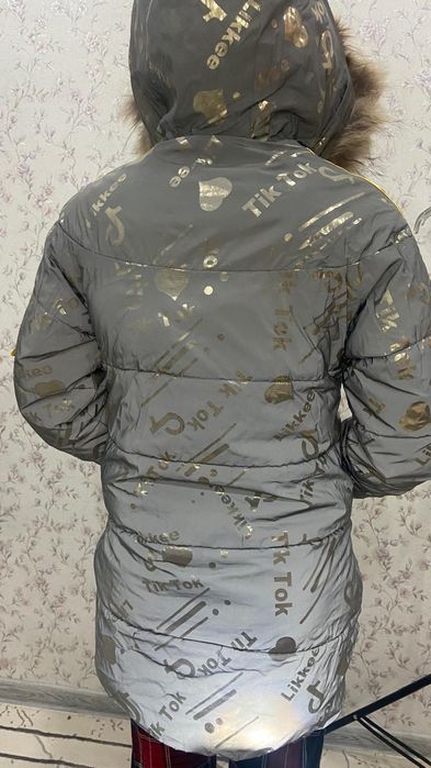 Продам зимние куртки для девочек